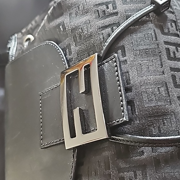 Fendi Borsa Grande, EUC - Picture 2 of 14